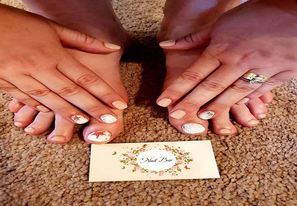 Маникюр с гел лак + Педикюр с гел лак + неограничен брой декорации + Рефлексотерапия на стъпала в Nail & Relax Bar, София