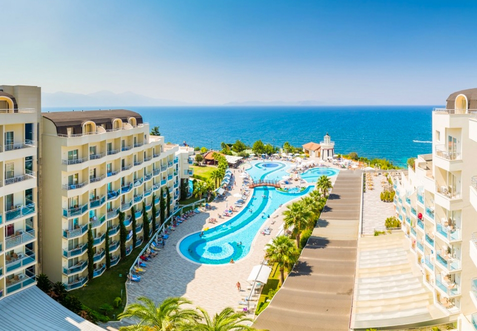 7 нощувки на човек на база Ultra all Inclusive 24 часа + басейни в хотел Sea Light Resort*****, Кушадасъ, Турция