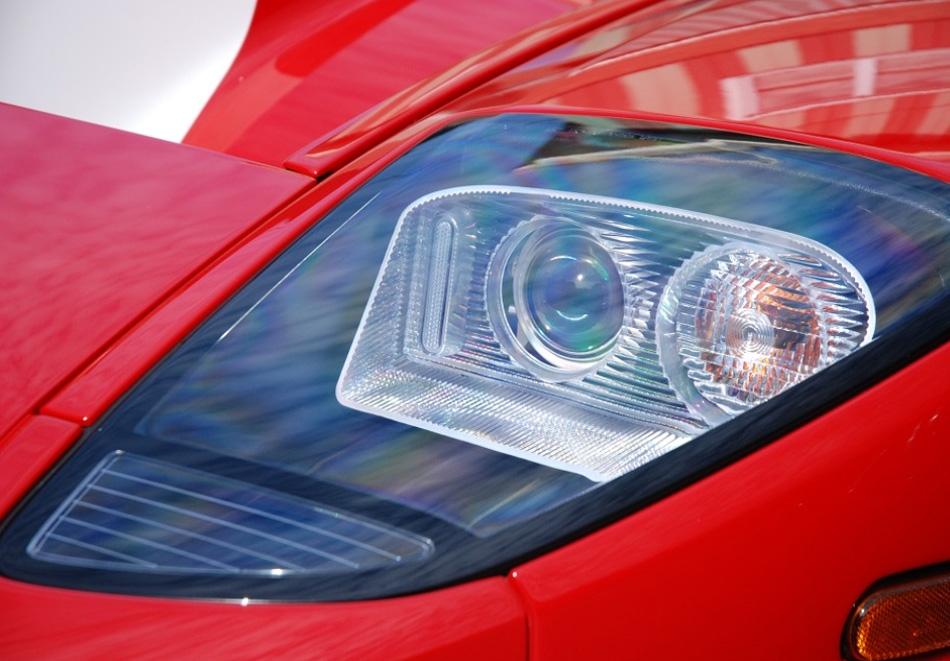 Полиране на фарове на лек автомобил за 25 лв. от Автокозметичен център Авто Макс