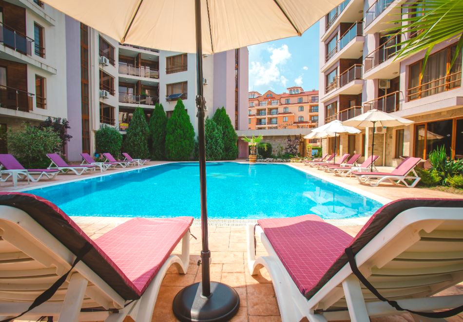 3 нощувки на човек на база All inclusive light + басейн в Апарт хотел Магнолия Гардън, Слънчев бряг