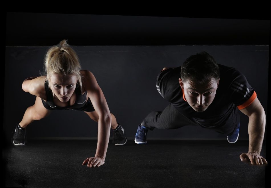 Едномесечна - стандартна, студентска или ученическа карта за фитнес от Fitness & Spa Club17, Велико Търново