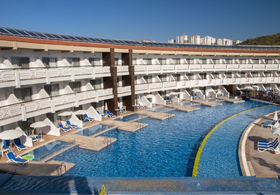 Почивка в хотел EPHESIA HOLIDAY BEACH CLUB HV 5*, Кушадасъ, Турция! 5 или 7 нощувки на човек на база Аll Inclusive + басейни, сауна и турска баня. Собствен транспорт!