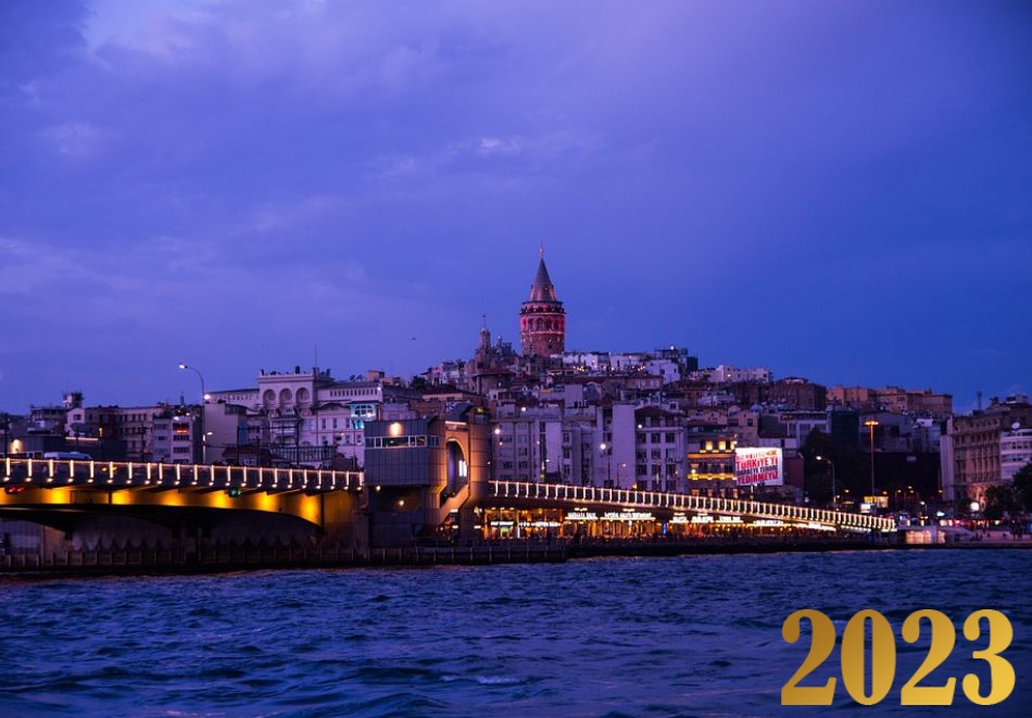 Нова година в Истанбул, Турция! Автобусен транспорт + 3 нощувки на човек със закуски + Новогодишна вечеря по избор в хотел Yaztur 3*