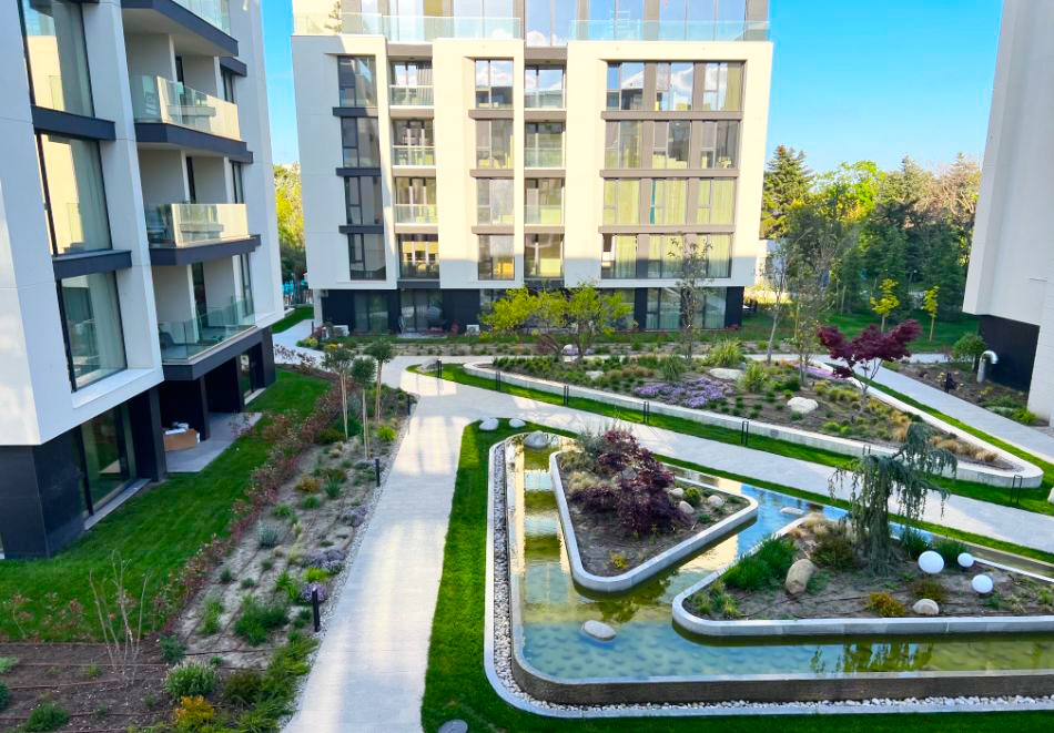 Нощувка за 4-ма в Апартаменти 17 и 18 Азур Делукс, к.к. Св. Св. Константин и Елена