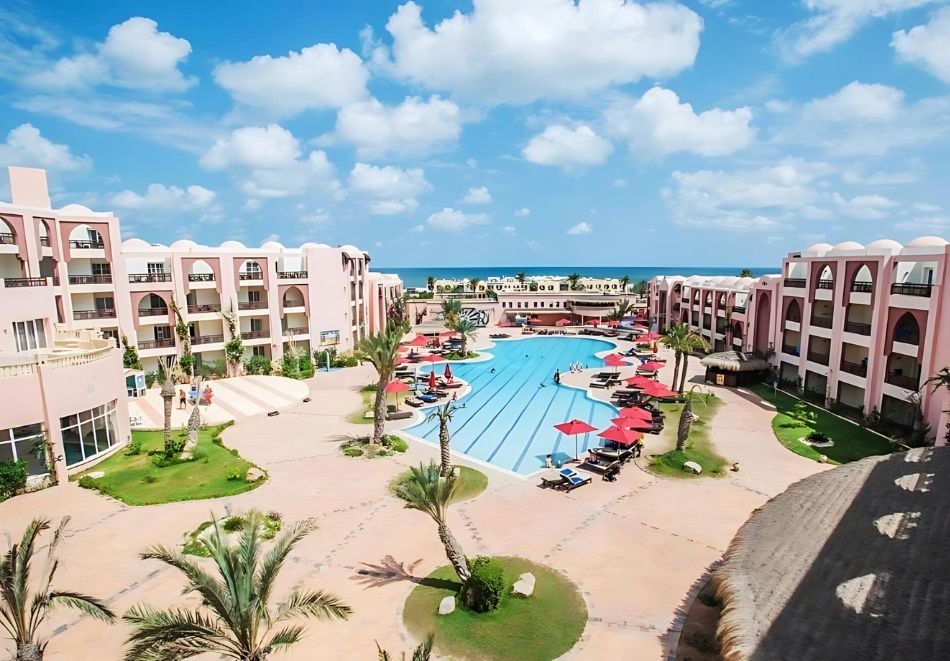 На първа линия на о-в Джерба, Тунис: Чартърен полет от София + 7 нощувки на човек на база All Inclusive в LELLA MERIAM ZARZIS 4*