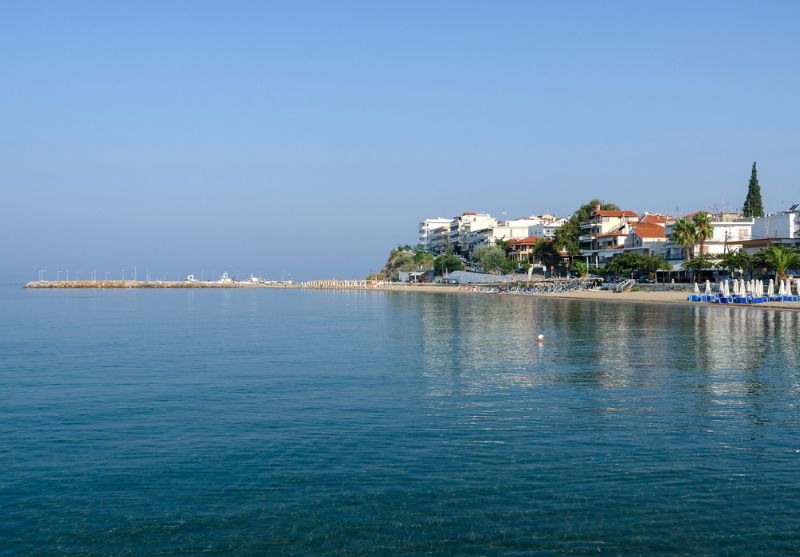 На 100м. от плажа в Неа Каликратия! 3+ нощувки със закуски на човек в хотел Atlantis, Касандра, Гърция