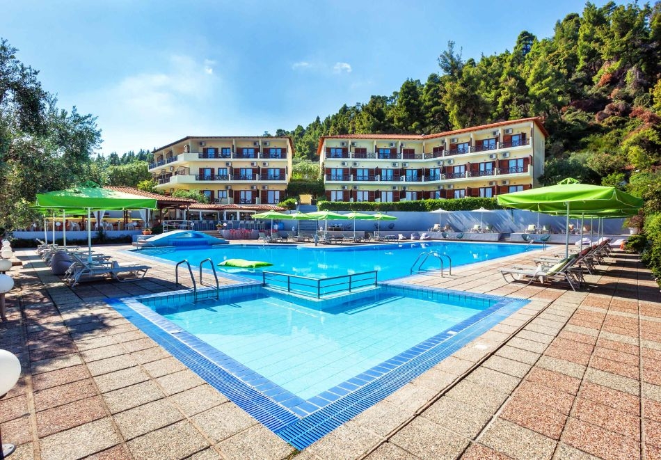 Ранни записвания за лято 2025 в хотел Palladium****, Kриопиги, Гърция! Нощувка, закуски и вечери на човек + басейн