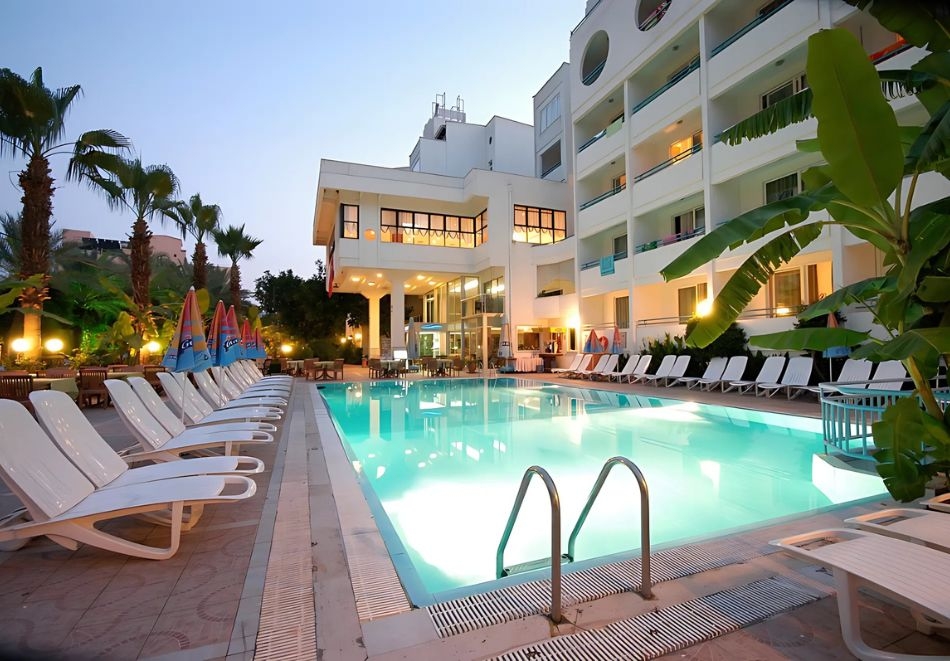 СУПЕР ПРОМО оферта за Мармарис! Транспорт + 7 Аll Inclusive нощувки на човек в хотел BLUE BAY STYLE 4*. БОНУС 4 входа за дискотеки!