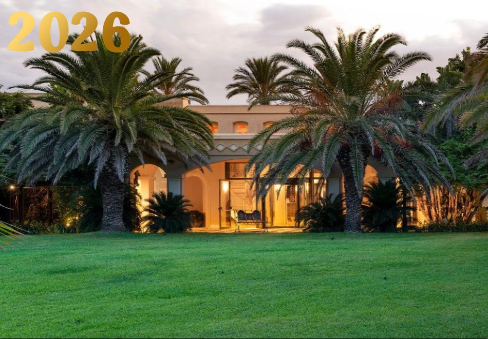 Петзвездна Нова Година в Катания, Италия + пешеходна обиколка! Полет от София + 4 нощувки на човек със закуски в Romano Palace Luxury Hotel. Доплащане за Новогодишна вечеря!