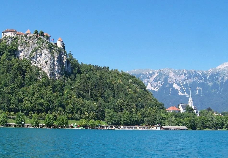 Екскурзия до Загреб и Любляна ! Автобусен транспорт от София + 3 нощувки на човек със закуски и посещение на езерото Блед, Постойна яма и замъка Предяма. Възможност за посещение на Плитвички езера