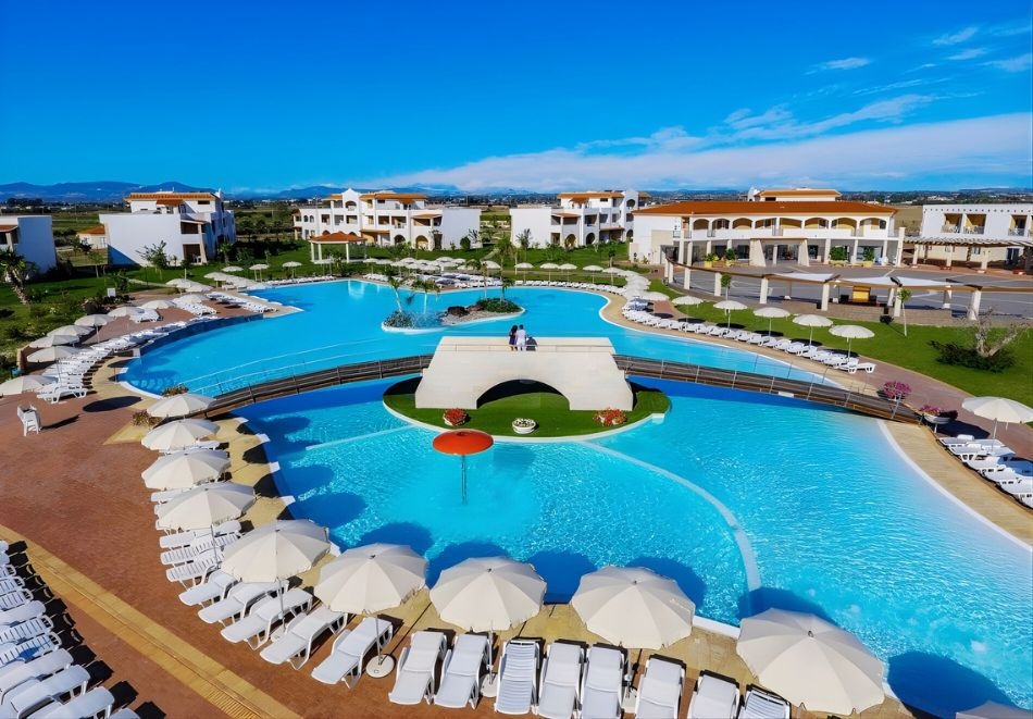 Почивка в Пулия, Италия + обиколка на Бари: Полет от София + 7 нощувки на човек със закуски и вечери в Danaide Resort 4* + собствен плаж