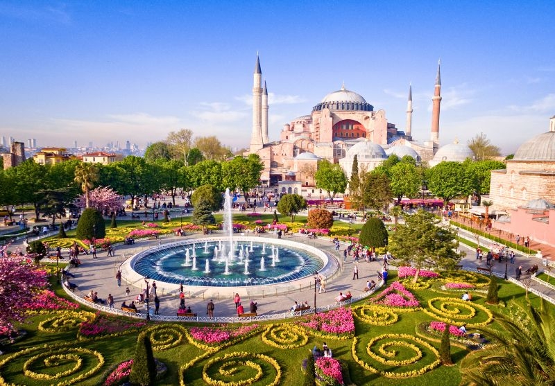 Екскурзия до мегаполиса Истанбул, Турция! Автобусен транспорт, 2 нощувки със закуски на човек + БОНУС 2 екскурзии