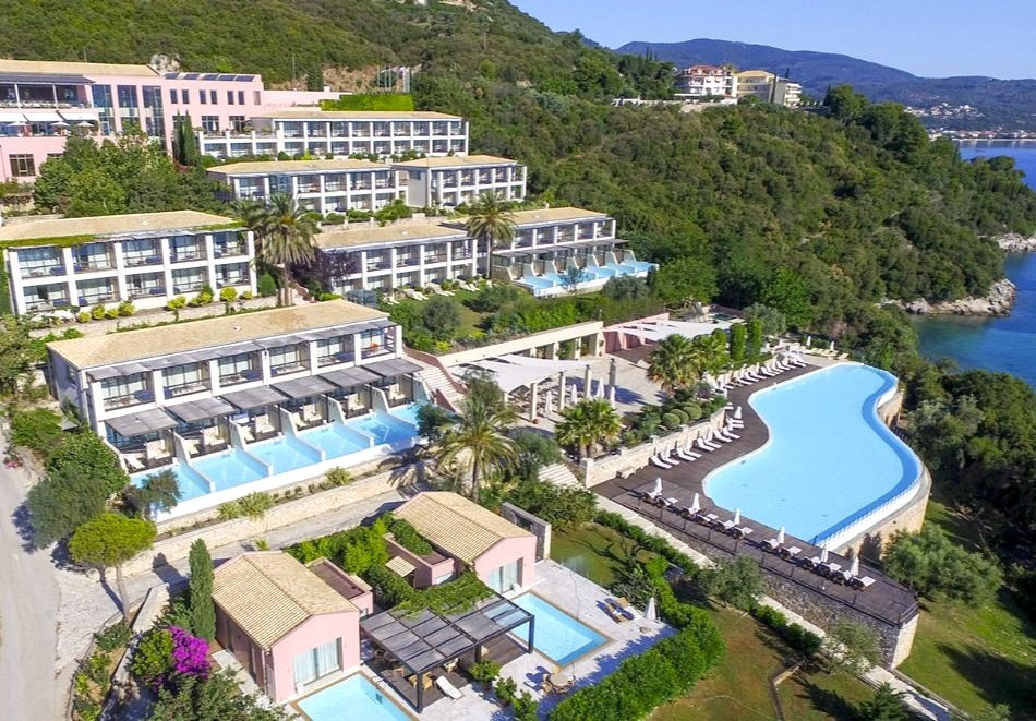 Великден в Лефкада, Гърция: 3 нощувки на човек със закуски и 2 вечери + Великденски обяд с жива музика + вътрешен басейн в Ionion Blue Hotel