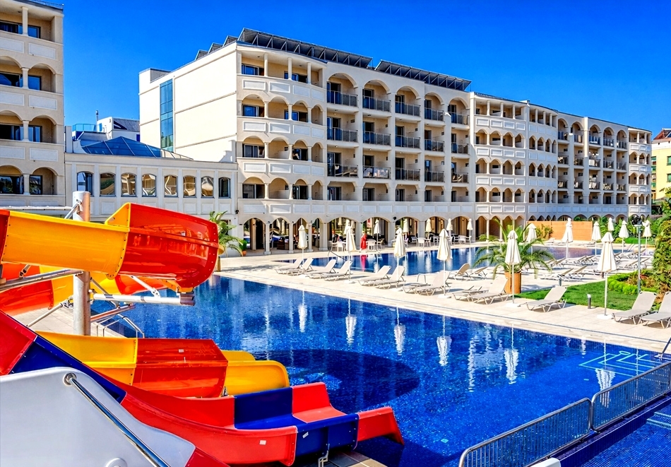 Почивка в Приморско: All Inclusive на човек + безплатен чадър и два шезлонга на северния плаж + безплатен мини-аква парк и безплатен паркинг от хотел Белведере Александрия клуб*****