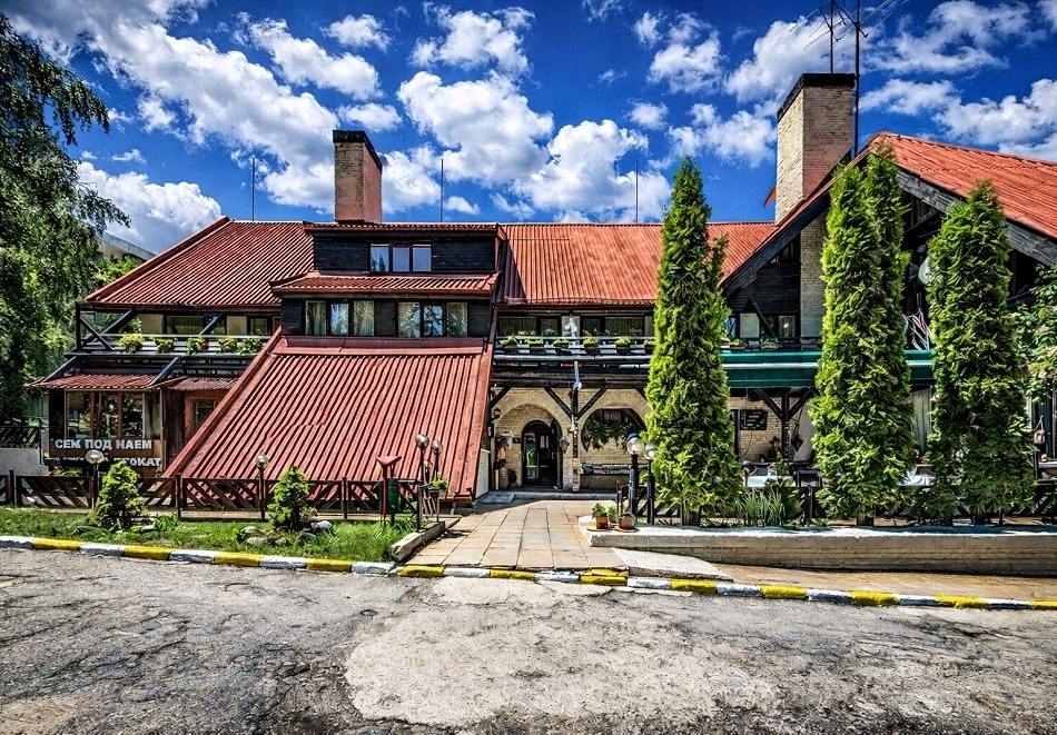 Почивка в Боровец: Нощувка на човек със закуска + горещо външно джакузи и релакс зона в хотел Бреза***. Дете до 12г. - БЕЗПЛАТНО!