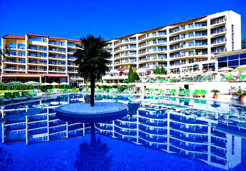 Почивка в Златни пясъци: All Inclusive на човек в апартамент + басейн от хотел Мадара****