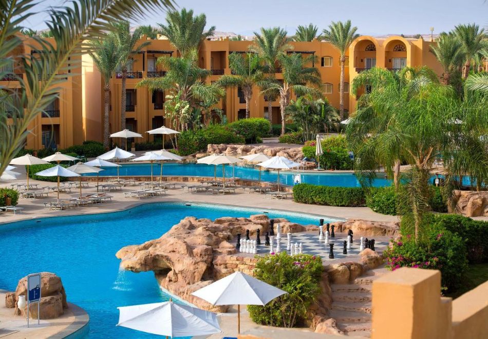 През октомври в STELLA BEACH RESORT & SPA MAKADI BAY 5*, Хургада, Египет! Чартърен полет от София + 7 нощувки на човек на база All Inclusive!, снимка 2