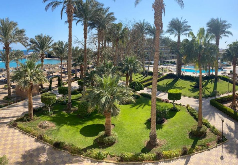 All Inclusive + аквапарк на 1-ва линия в Хургада, Египет! Чартърен полет от София + 7 нощувки на човек в ZYA REGINA RESORT & AQUA PARK 4*, снимка 13