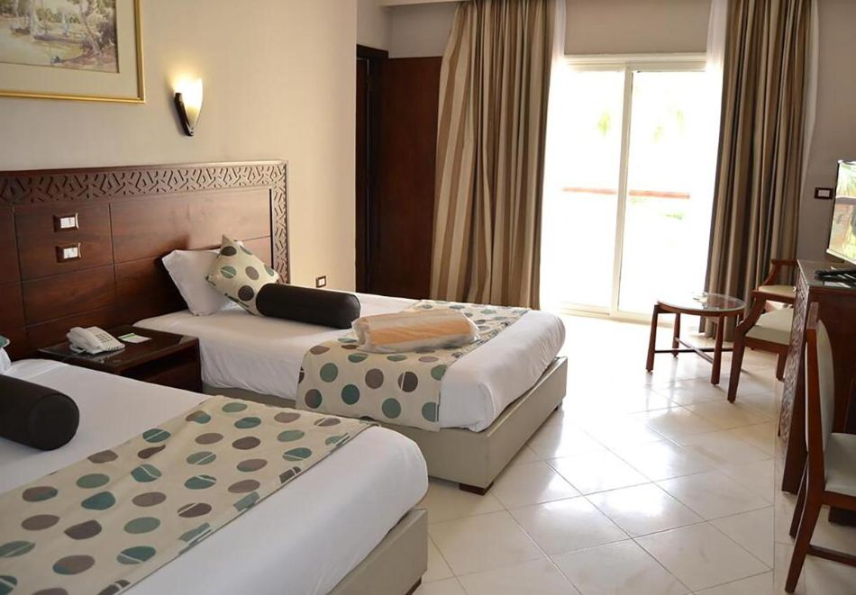 All Inclusive + аквапарк на 1-ва линия в Хургада, Египет! Чартърен полет от София + 7 нощувки на човек в ZYA REGINA RESORT & AQUA PARK 4*, снимка 7