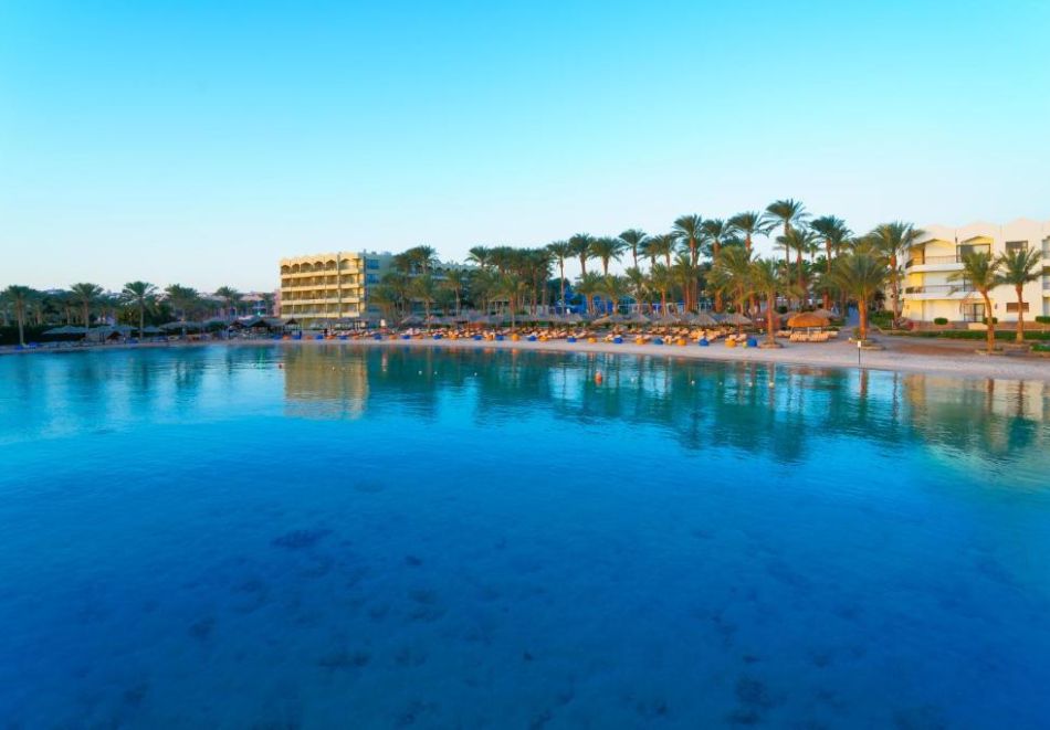 All Inclusive + аквапарк на 1-ва линия в Хургада, Египет! Чартърен полет от София + 7 нощувки на човек в ZYA REGINA RESORT & AQUA PARK 4*, снимка 4