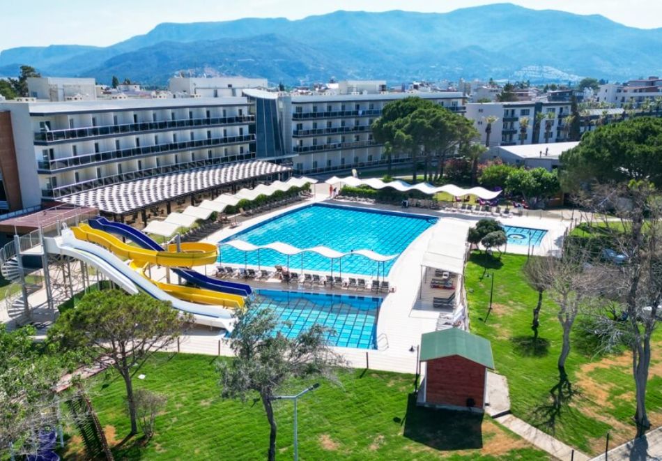На първа линия в Бодрум! Полет от София + 7 All Inclusive нощувки за ДВАМА в ROYAL BEACH CLUB 4*, снимка 3
