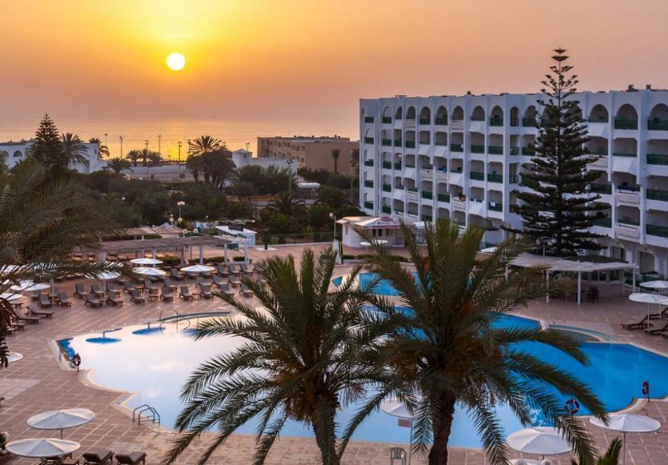 На първа линия в хотел EL MOURADI PALACE 5*, Хамамет, Тунис. Полет от София + 7 нощувки за ДВАМА на база All Inclusive, снимка 2