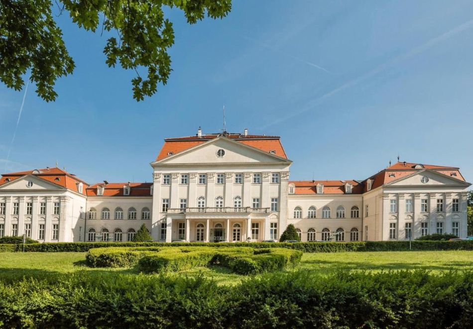 Уикенд във Виена! Самолетен билет от София + 3 нощувки за ДВАМА в Kyriad Vienna Altmannsdorf, снимка 9