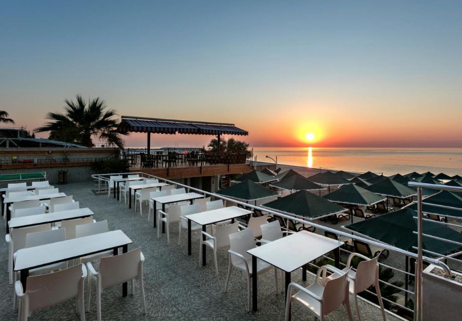 На първа линия в Aleria Belport Beach Hotel 4*, Кемер, Турция. Чартърен полет от София + 7 нощувки за ДВАМА на база All Inclusive, снимка 10