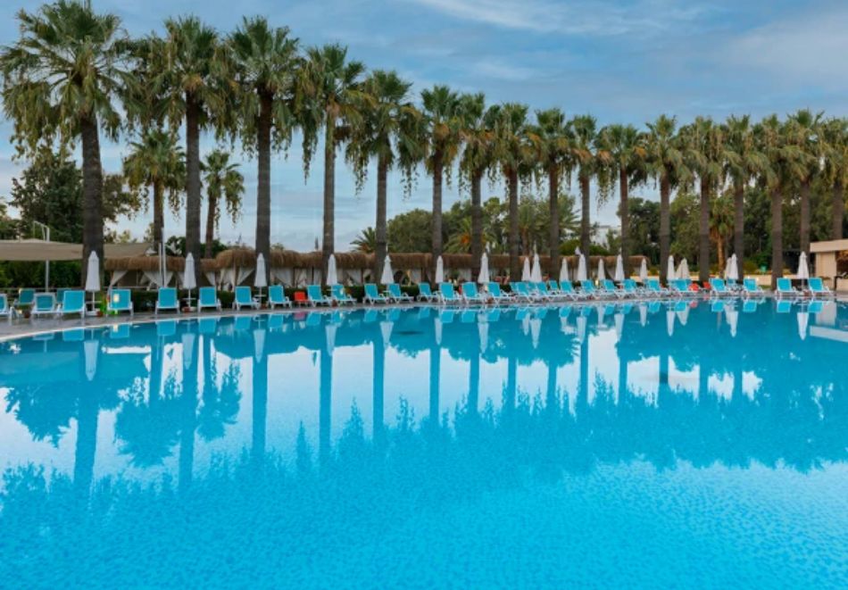 На 150м. от плажа в ASTERIA COLLECTION SIDE 5*, Сиде, Турция! Транспорт + 7 нощувки за ДВАМА на база Ultra Аll Inclusive + басейни. Дете до 11.99г. БЕЗПЛАТНО!, снимка 3