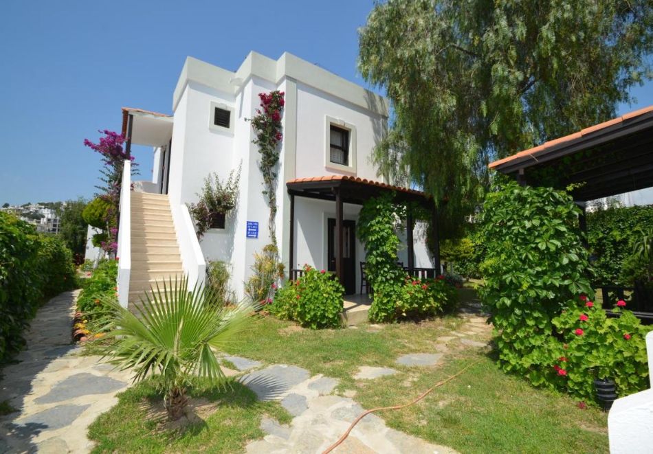 На 30м. от плажа в Бодрум! Полет от София + 7 All Inclusive нощувки за ДВАМА в Salinas Beach Hotel Bodrum, снимка 10