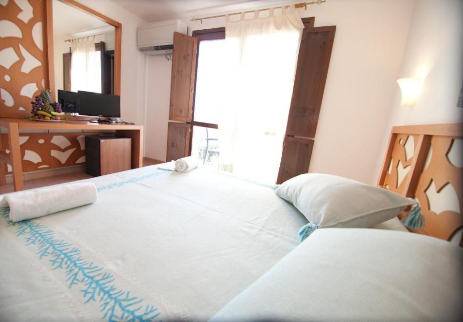 Почивка в Club Esse Gallura Beach, Сардиния, Италия! Самолетен билет от София + 7 нощувки на човек със закуски и вечери, снимка 4