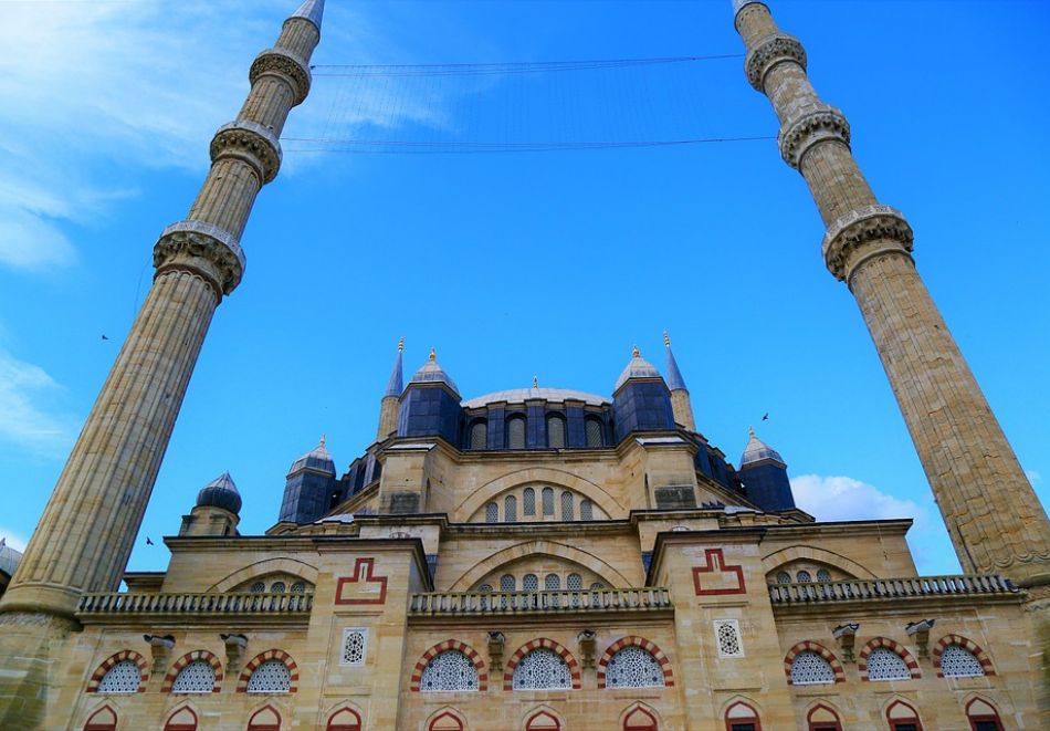 Еднодневен шопинг до Одрин, Турция! Транспорт на човек + туристическа програма от ТА Роял Холидейз, снимка 3
