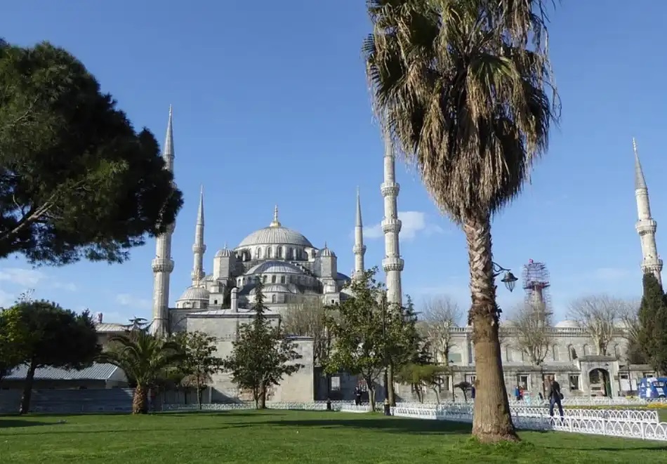 Нова 2026 година в Истанбул! Транспорт + 2 нощувки със закуски на човек + новогодишен куверт от ТА Надрумтур, снимка 8