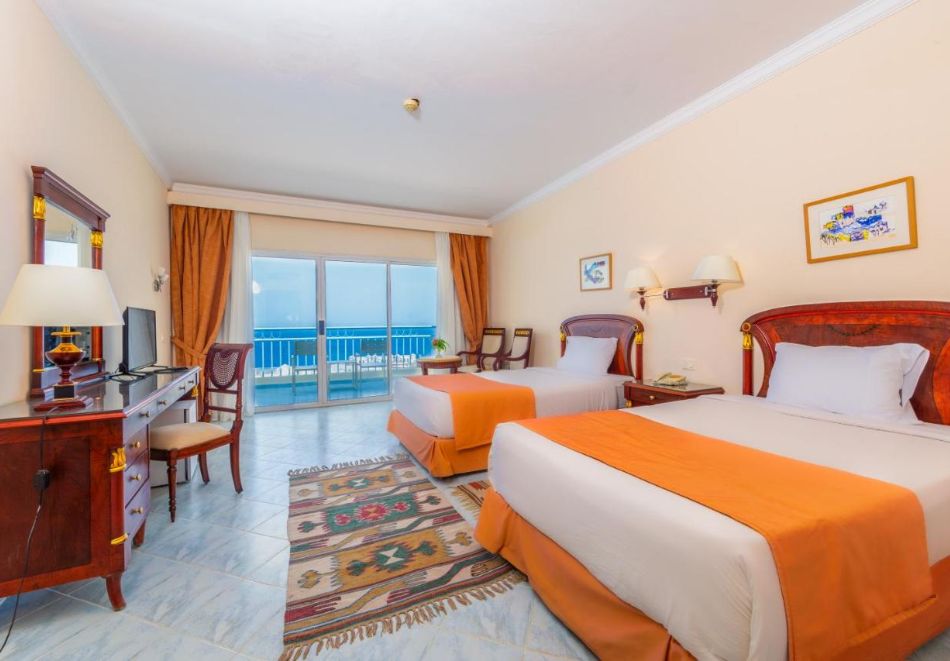 Почивка в Египет! Чартърен полет от София + 6 All Inclusive нощувки на човек в SIVA GOLDEN BAY MAKADI 4* + 1 нощувка, закуска, вечеря и посещение на пирамидите в Кайро, снимка 6