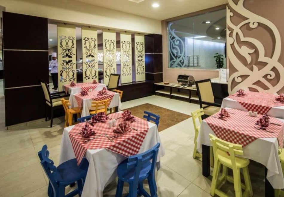 На първа линия в El Karma Aqua Beach Resort 4*, Хургада, Египет! Самолетен билет от София + 7 нощувки на човек на база All Inclusive, снимка 8