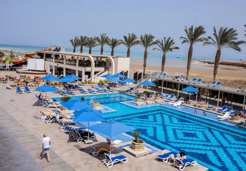 Екскурзия до Кайро + Хургада, Египет! Чартърен полет от София + 6 нощувки на човек на база All Inclusive в Bellagio Resort and Spa 5* + 1 нощувка, закуска, обяд, вечеря и посещение на пирамидите в Кайро!, снимка 3