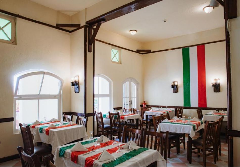 На първа линия в Хургада, Египет! Самолетен билет от София + 7 All Inclusive нощувки на човек в EMPIRE BEACH AQUA PARK, снимка 8