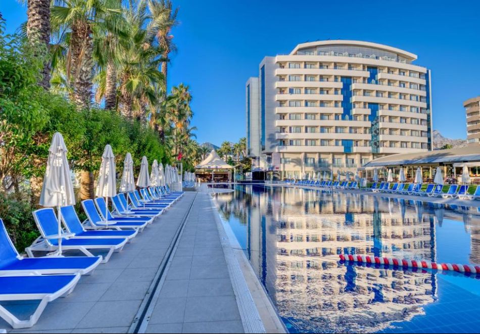 Нова Година в PORTO BELLO HOTEL RESORT & SPA 5*, Анталия, Турция! Полет от София + 4 или 5 нощувки на човек на база All inclusive.  Доплащане за Гала вечеря, снимка 2