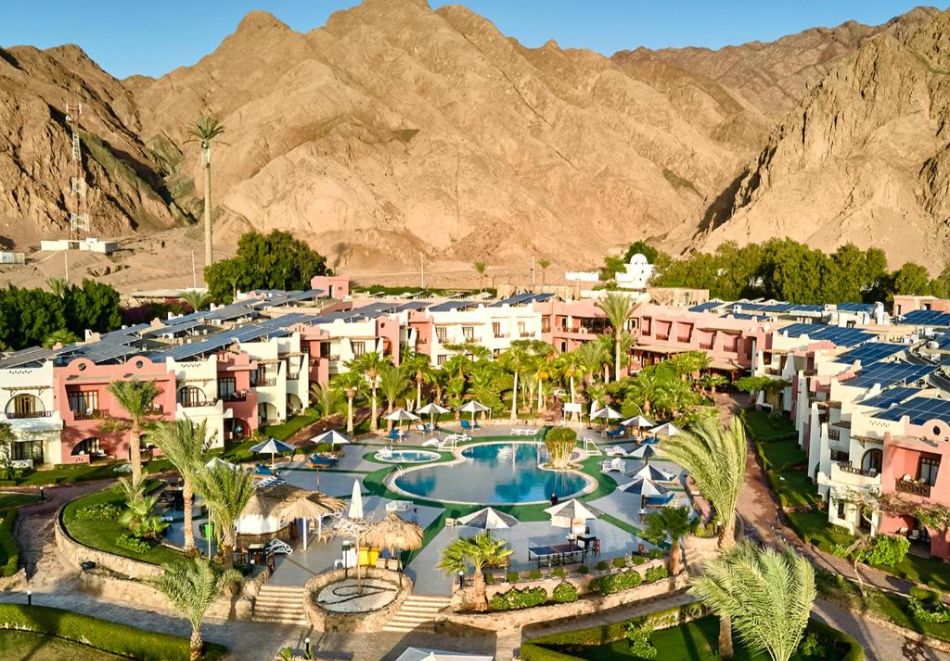 Нова Година в хотел TROPITEL DAHAB OASIS 4*, Шарм Ел Шейх, Египет! Полет от София + 5 All Inclusive нощувки на човек. Задължително заплащане за Новогодишна вечеря, снимка 2