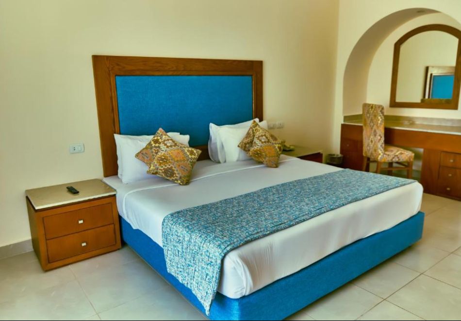 Нова Година в хотел TROPITEL DAHAB OASIS 4*, Шарм Ел Шейх, Египет! Полет от София + 5 All Inclusive нощувки на човек. Задължително заплащане за Новогодишна вечеря, снимка 3