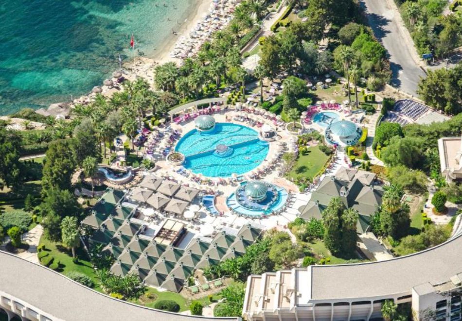 Ранни записвания за 2026г. на първа линия в Кушадасъ, Турция! Транспорт + 7 нощувки на човек на база Ultra All inclusive + басейни в хотел Grand Blue Sky 4*! Дете до 11.99 безплатно!, снимка 2