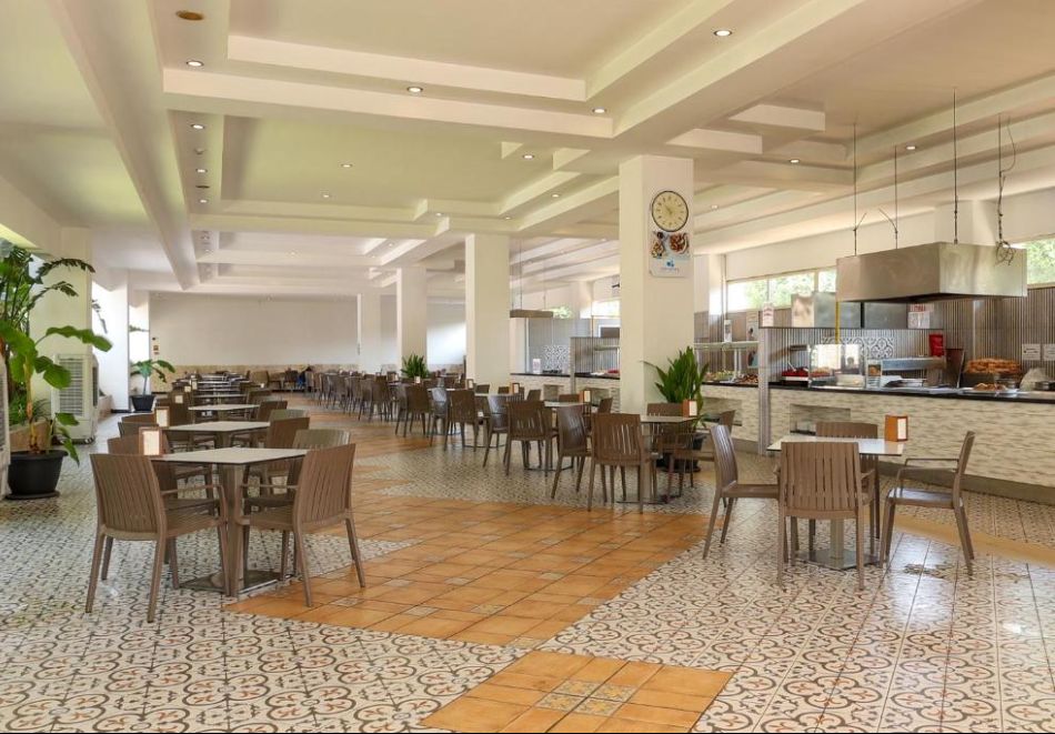 Ранни записвания за 2026г. в Crystal Waterworld Resort & Spa 5*, Белек, Турция! Автобусен транспорт + 7 нощувки на човек на база Ultimate Аll Inclusive + басейни. Дете до 11.99г. БЕЗПЛАТНО!, снимка 2