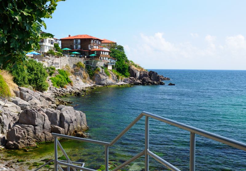 Екскурзия до Ямбол, Приморско, Малко Търново, Бегликташ и Созопол! Автобусен транспорт от Плевен или София + 2 нощувки със закуски на човек и посещение на античния град Кабиле, с. Бръшлян и замъка 