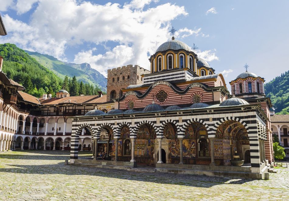 Екскурзия до Рилския манастир и Седемте рилски езера! Автобусен транспорт от София или Плевен + 1 нощувка със закуска и вечеря на човек, снимка 9