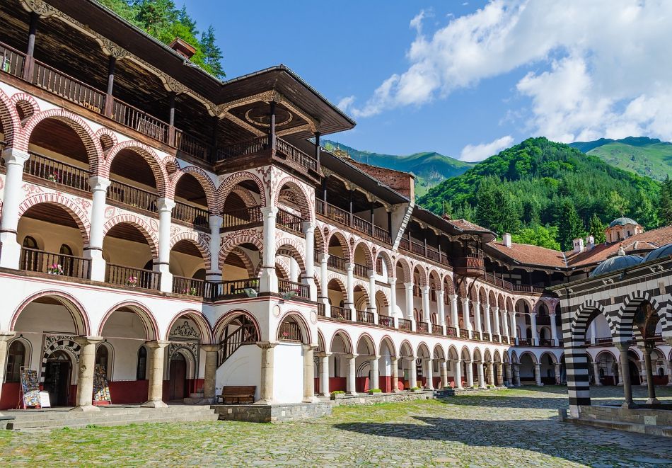 Екскурзия до Рилския манастир и Седемте рилски езера! Автобусен транспорт от София или Плевен + 1 нощувка със закуска и вечеря на човек, снимка 10