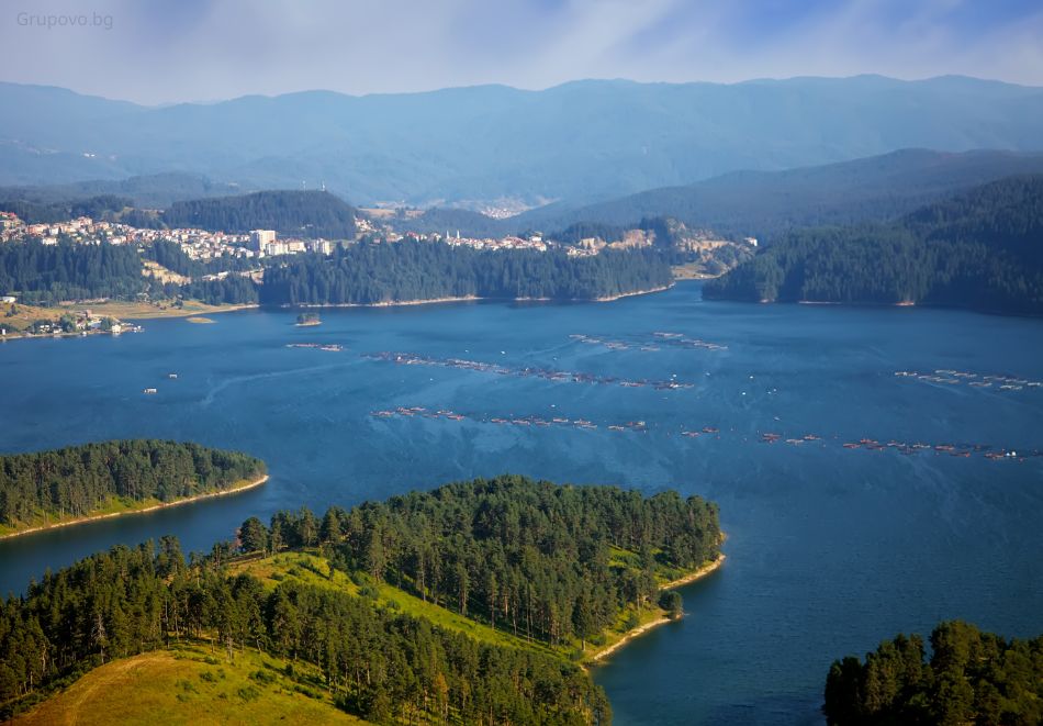 Екскурзия до Бачковски манастир, Широка Лъка, Пампорово! Автобусен транспорт + 1 нощувка на човек със закуска и вечеря и транспорт до Дяволското гърло и Ягодинска пещера!, снимка 4