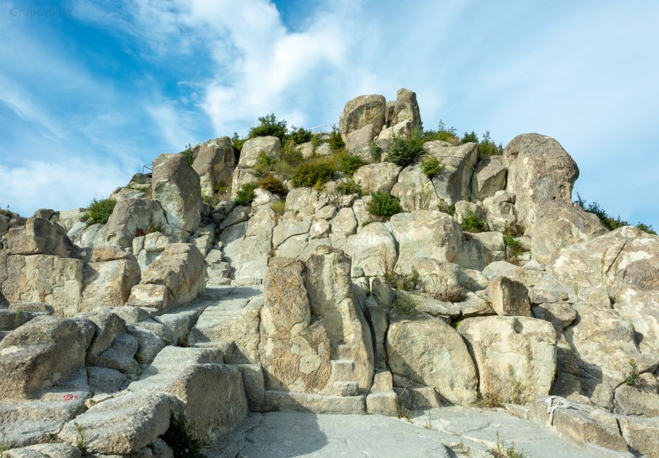 Екскурзия до Перперикон, Кърджали, Хасково и Татул! Автобусен транспорт от София или Плевен + 1 нощувка на човек със закуска и посещение на монумента Света Богородица, снимка 2