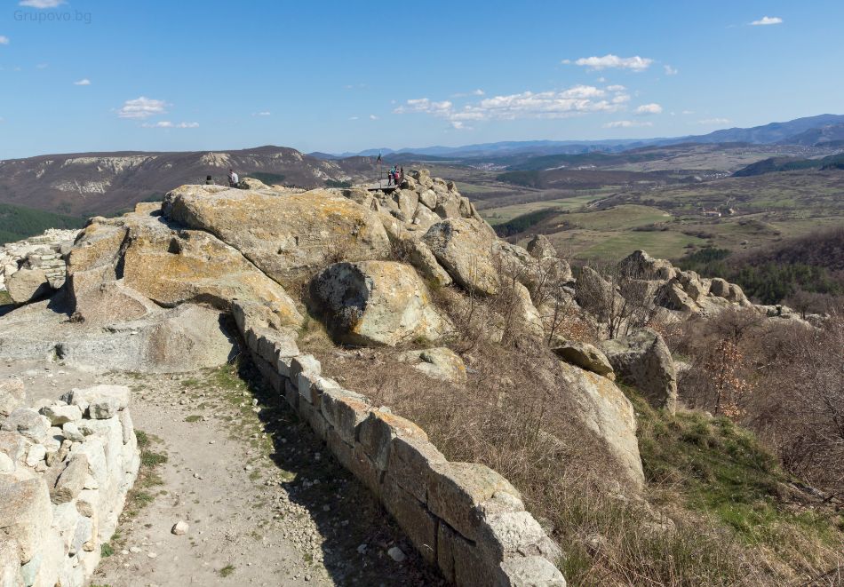 Екскурзия до Перперикон, Кърджали, Хасково и Татул! Автобусен транспорт от София или Плевен + 1 нощувка на човек със закуска и посещение на монумента Света Богородица, снимка 3