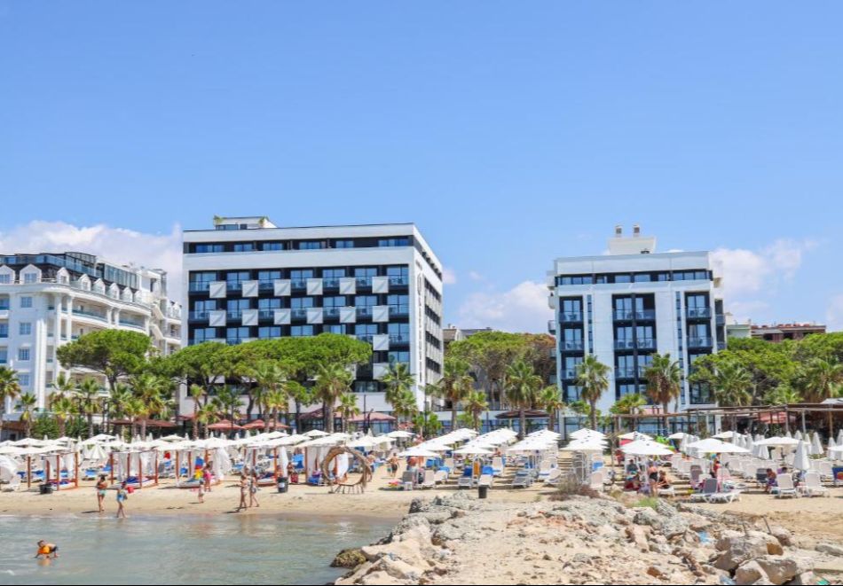 Нова 2026 година в Албания! 3 нощувки на човек със закуски и вечери, едната празнична в Royal Max G 5* от ТА Йонека Турс, снимка 3