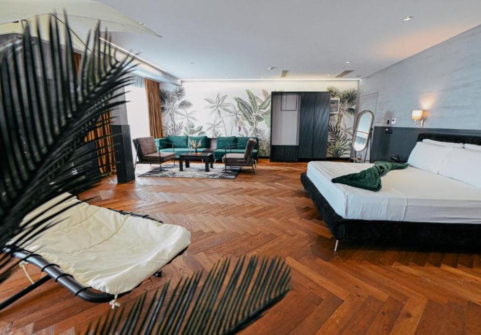 Нова 2026 година в Албания! 3 нощувки на човек със закуски и вечери, едната празнична в Royal Max G 5* от ТА Йонека Турс, снимка 4